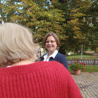 Kreisvorsitzende Johanna Bamberg-Reinwand im Gespräch